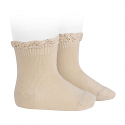Short socks with lace...