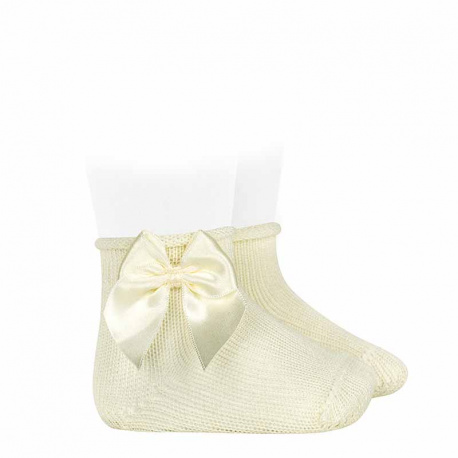 Chaussons bébé perle avec noeud en satin et roulé ECRU