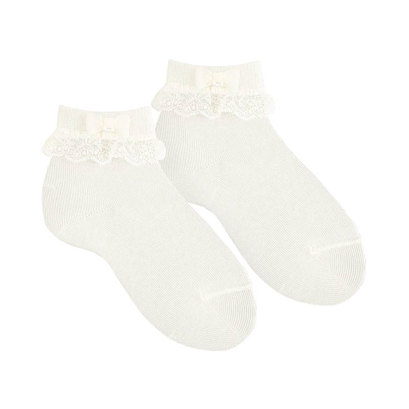 Ceremony socks with lace, bow and littlepearls BEIGE