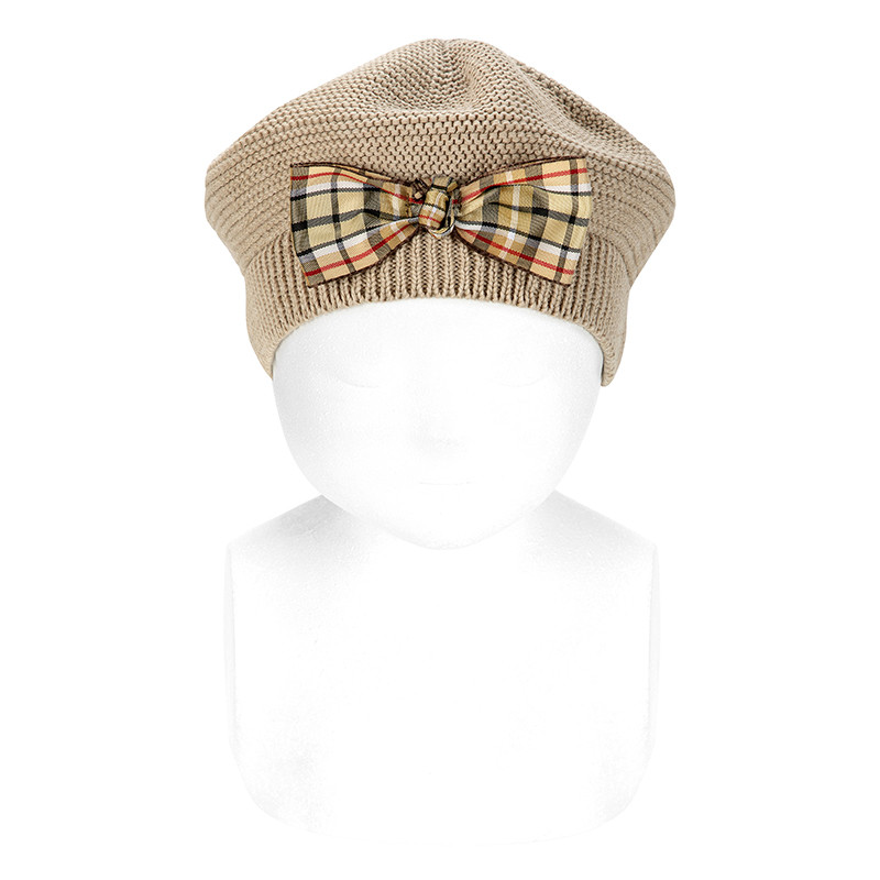 Garter stitch beret with scottish checkbow NOUGAT