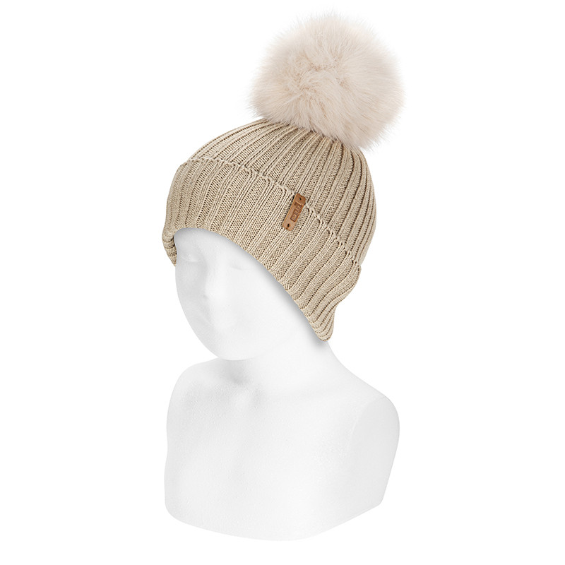 Gorro canalé con vuelta y borla de pelosintético TURRON