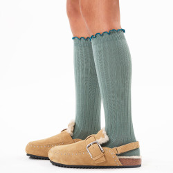 Meias altas caneladas com...